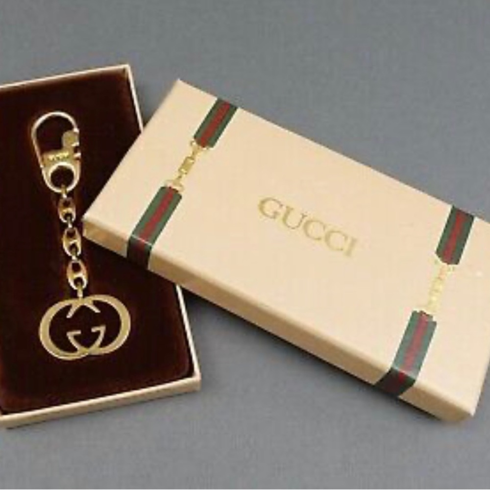 GUCCI Vintage gold plated keychain -